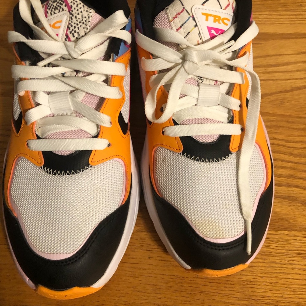 Women pumas ' Multicolor Sneakers